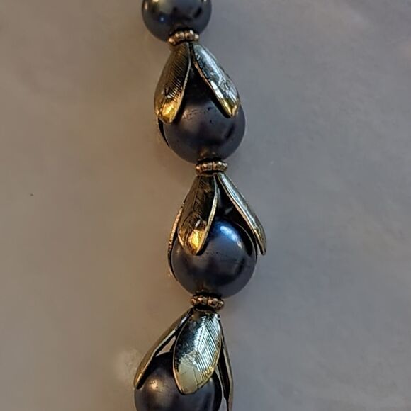 Gorgeous Fashion Jewelry Statement Necklace. - Picture 5 of 6